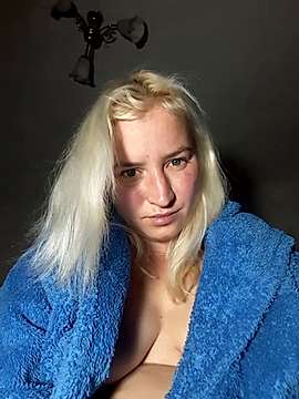 Ksenia08 naked stripping on cam for live sex video chat