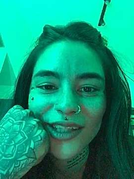 Latinxbabe naked stripping on cam for live sex video chat