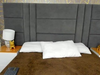 Levana-paz nude on cam – live sex chat