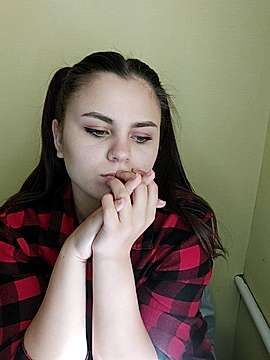 litte_princess naked stripping on cam for live sex video chat