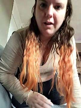 Lunally naked stripping on cam for live sex video chat