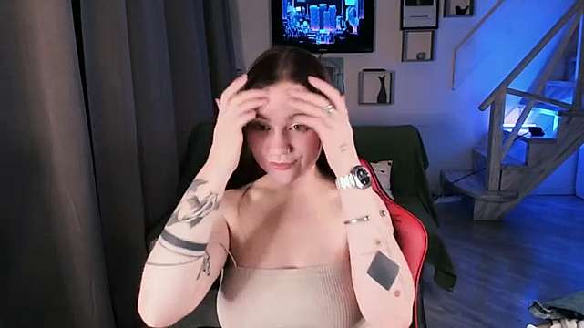 MelisaMoore naked stripping on cam for live sex video chat