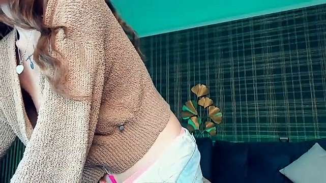 MellRouz naked stripping on cam for live sex video chat