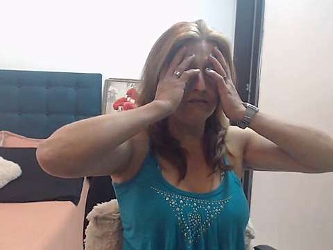 Milfabigail_ naked stripping on cam for live sex video chat