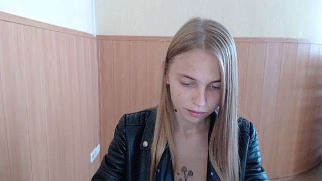 MindiVolson naked stripping on cam for live sex video chat