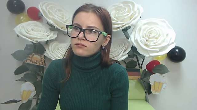 MollyTravis naked stripping on cam for live sex video chat