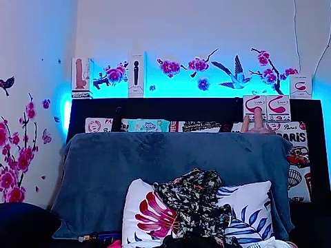 Mommy-pervert naked stripping on cam for live sex video chat