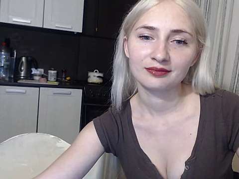 Naomi_Sanders naked stripping on cam for live sex video chat