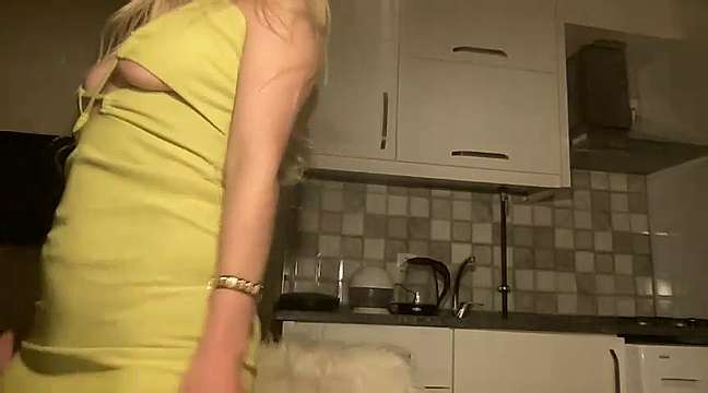 nazdrovyaa naked stripping on cam for live sex video chat