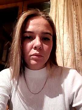 oliolikek naked stripping on cam for live sex video chat