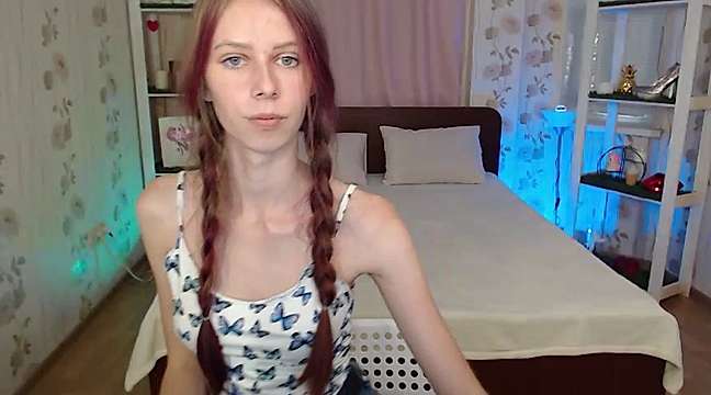 OliviaSwet naked stripping on cam for live sex video chat