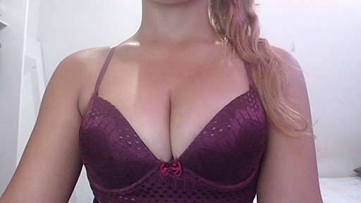 PriSexy naked stripping on cam for live sex video chat