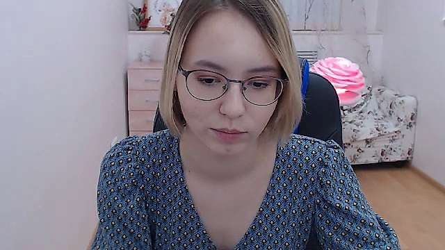 Quofame naked stripping on cam for live sex video chat