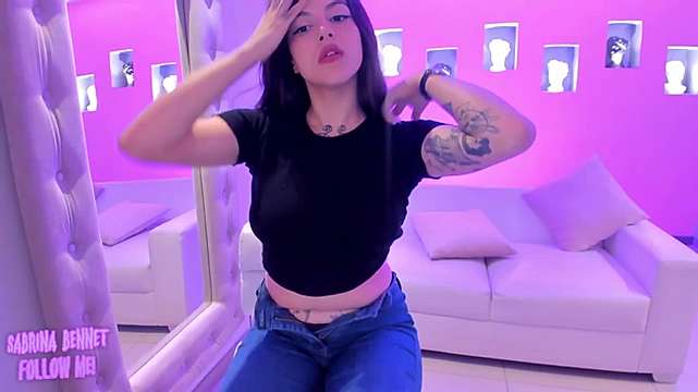SabrinaBennet naked stripping on cam for live sex video chat