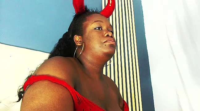 samantha_04_ naked stripping on cam for live sex video chat