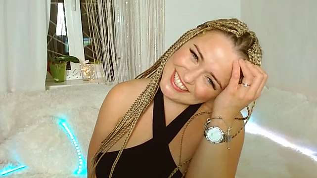 Sexy_Lionesse naked stripping on cam for live sex video chat