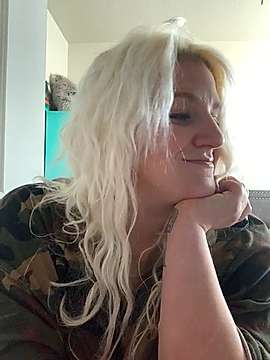 southernbelleraisinhell naked stripping on cam for live sex video chat