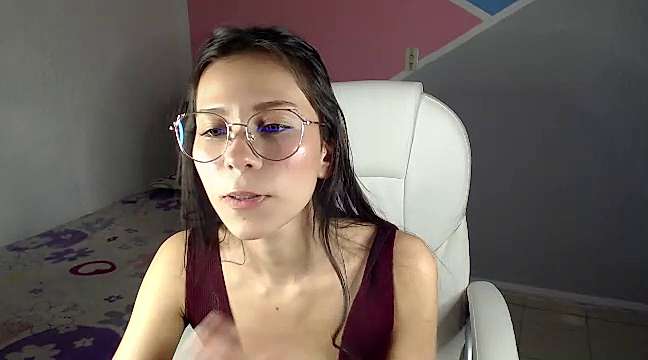 Soysara_5 naked stripping on cam for live sex video chat