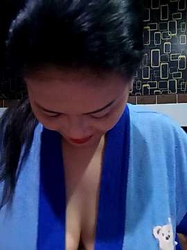 spicy-Gina naked stripping on cam for live sex video chat