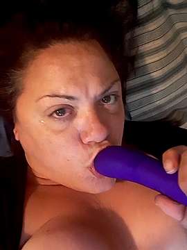 sugarsweetvixen naked stripping on cam for live sex video chat