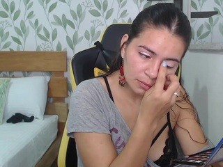 Sweet-shy nude on cam – live sex chat
