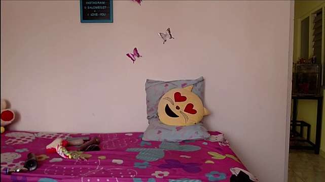 Sweet_salomea naked stripping on cam for live sex video chat