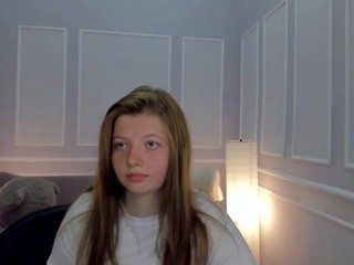 Vivian-cutie nude on cam – live sex chat