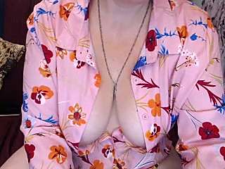 watermelonlady naked stripping on cam for live sex video chat