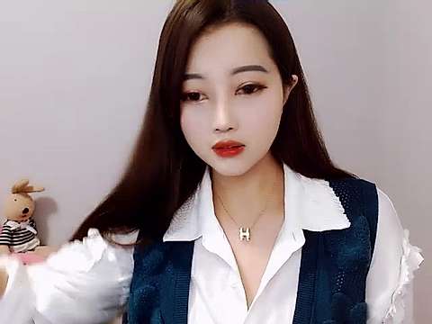 X_Queen naked stripping on cam for live sex video chat