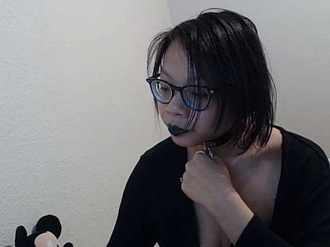 xlilix97 naked stripping on cam for live sex video chat