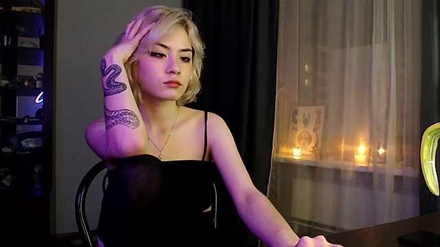 AliceKit18 naked stripping on cam for live sex video chat
