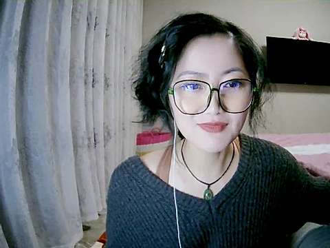 ___Amelia__ naked stripping on cam for live sex video chat