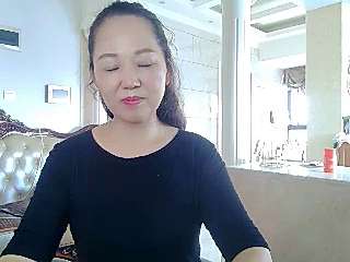 AmySun naked stripping on cam for live sex video chat
