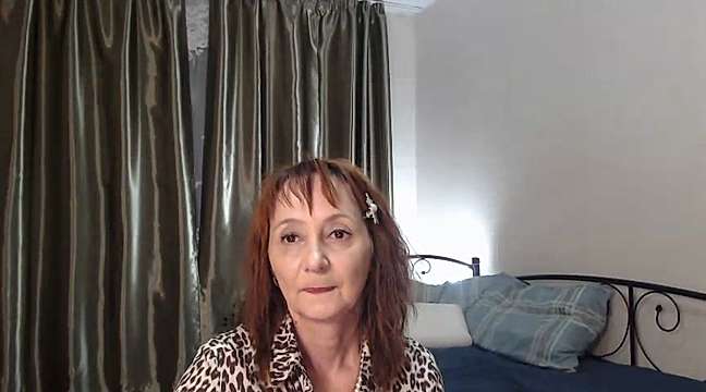 Anniee1Page naked stripping on cam for live sex video chat