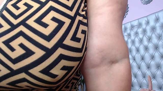 bigasslatina_ naked stripping on cam for live sex video chat