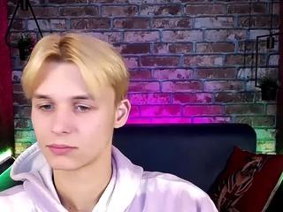 BobCandy nude on cam – live sex chat