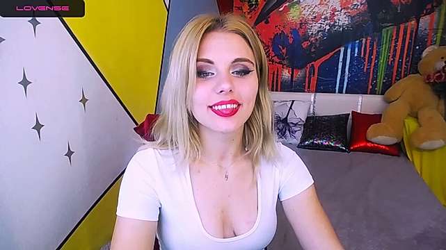 CamilleKerty naked stripping on cam for live sex video chat