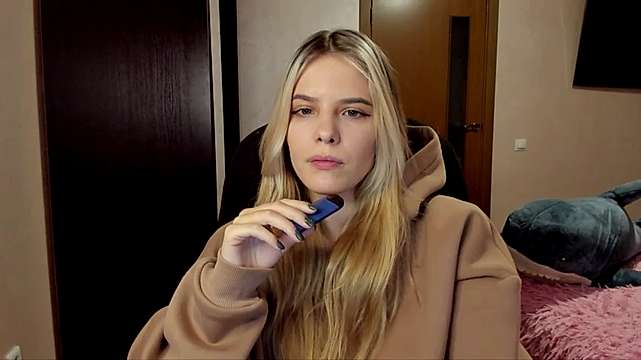 Cherry_Lasagna naked stripping on cam for live sex video chat