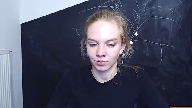 Chocolate_Strawberry naked stripping on cam for live sex video chat