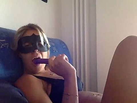 coppietta-scoppietta naked stripping on cam for live sex video chat