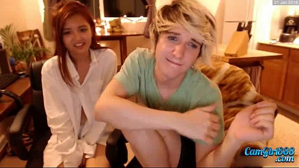 creampiegirls.webcam – Asian girl like sucking boyfriend’s dick on webcam