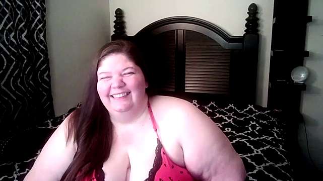 CurvyCaitlynBBW naked stripping on cam for live sex video chat