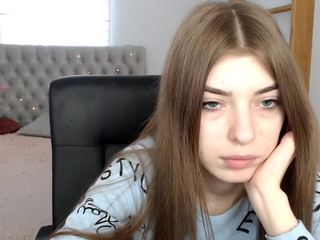 Diana-Lee nude on cam – live sex chat