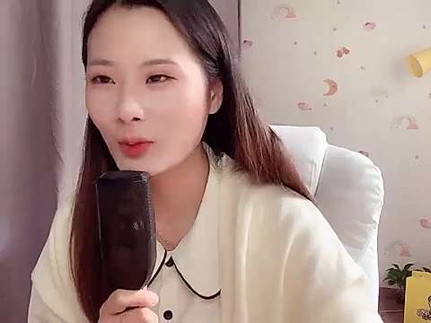 EDITHA-ELLA naked stripping on cam for live sex video chat