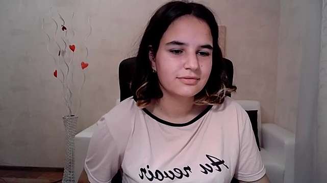 Erin_Holmes naked stripping on cam for live sex video chat