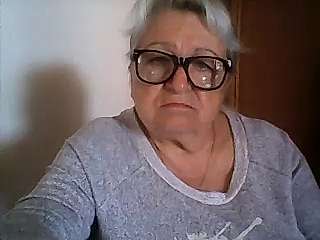Etasulla_Bulab naked stripping on cam for live sex video chat
