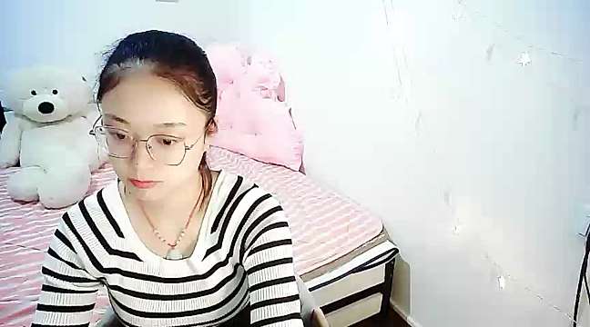 –FangFang naked stripping on cam for live sex video chat