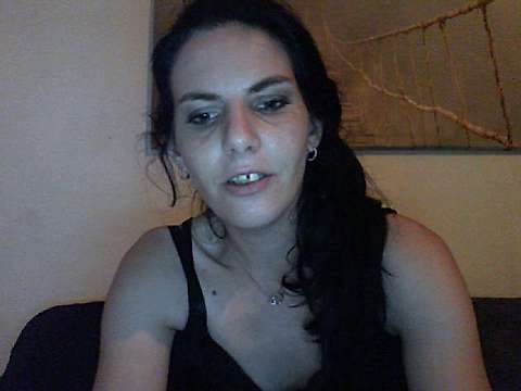 floralutje naked stripping on cam for live sex video chat
