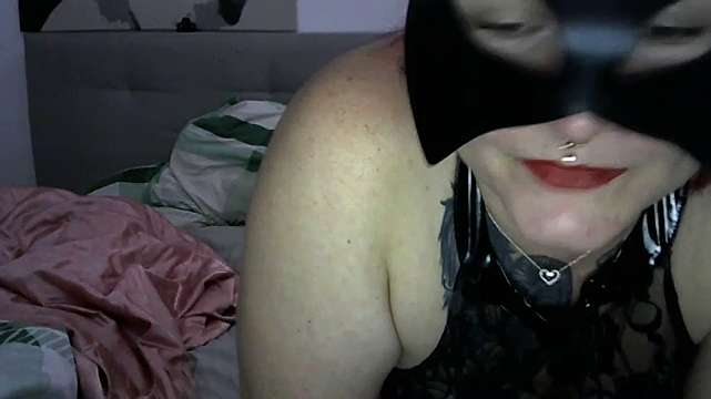 Frauelein_Kurvig naked stripping on cam for live sex video chat