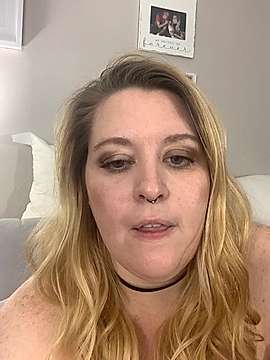 freakinheather naked stripping on cam for live sex video chat